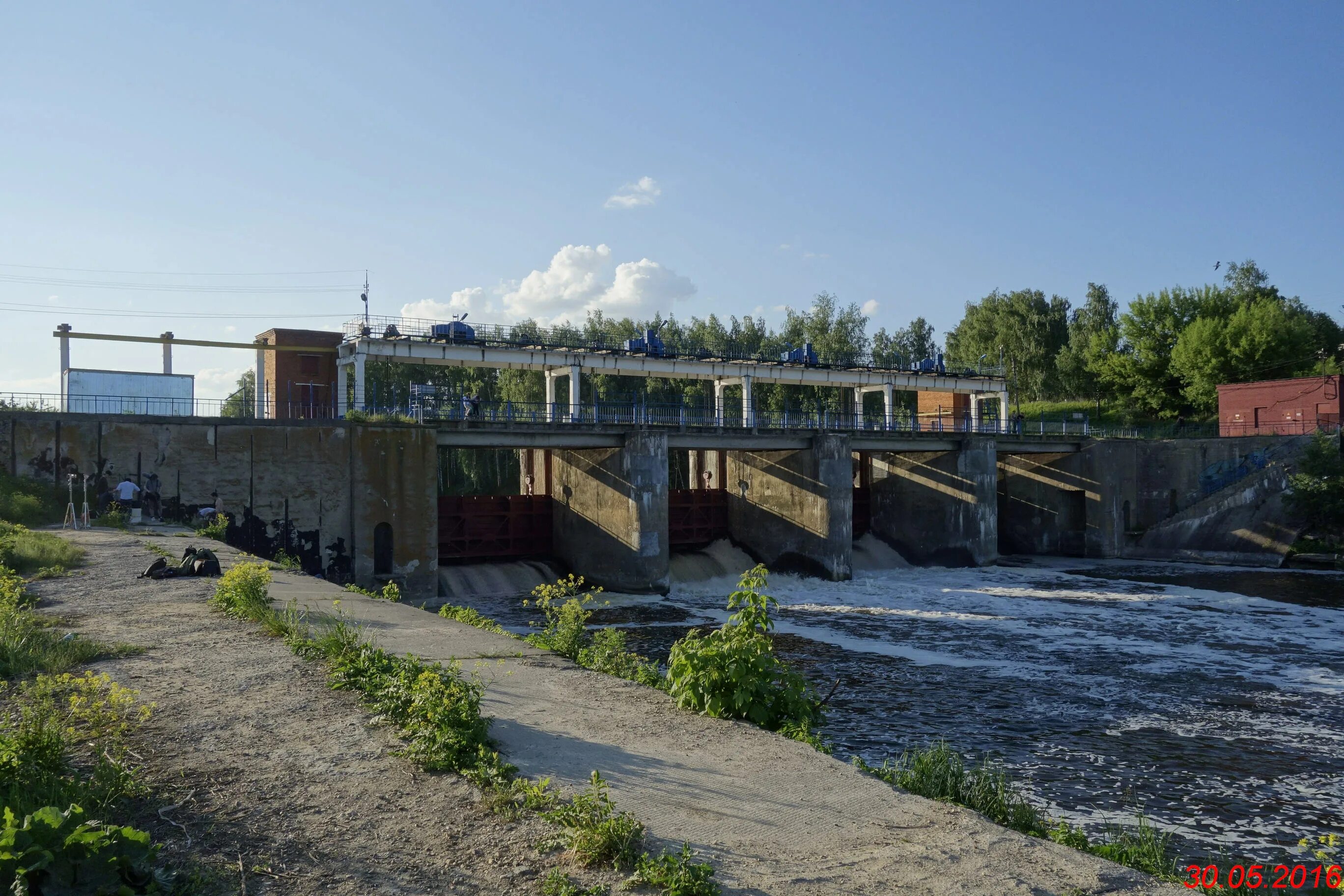 Плотина новленского водохранилища река пахра фото Поселка дамба