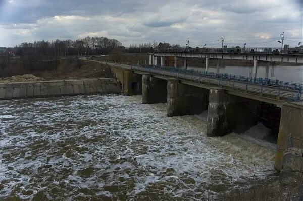 Плотина новленского водохранилища река пахра фото Плотина (бывшая ГЭС)