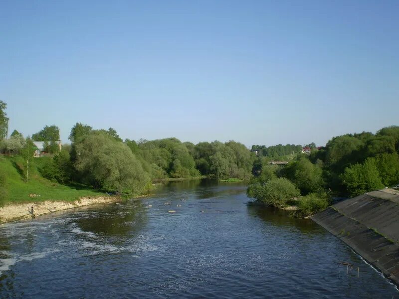 Плотина новленского водохранилища река пахра фото Файл:Вид с плотины на Пахре - panoramio.jpg - Википедия