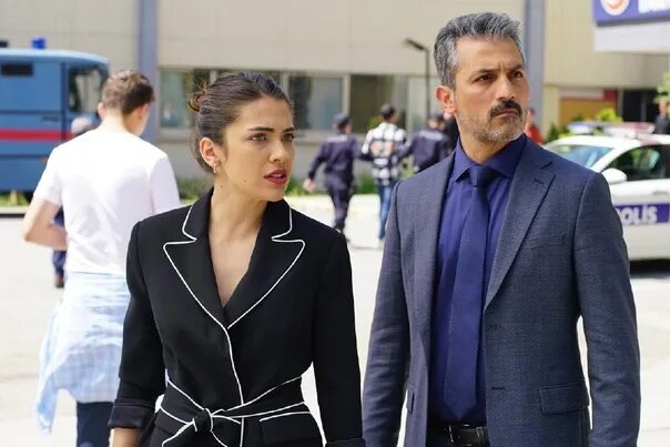 Плотина турецкий сериал актеры фото Биран Дамла Йылмаз и Фейяз Думан в сериале.. Все о турецких сериалах ВКонтакте