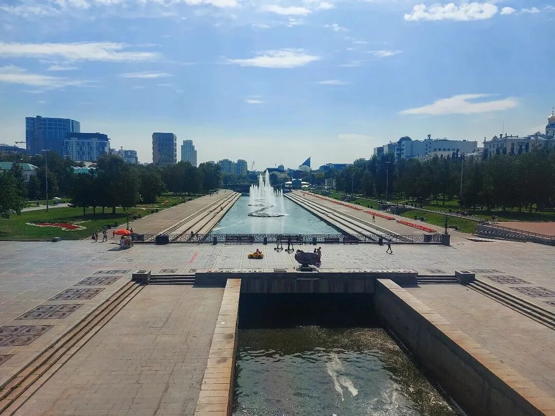 Плотинка свердловская область екатеринбург проспект ленина фото Исторический сквер и переход на Плотинке в Екатеринбург Новости