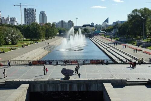 Плотинка свердловская область екатеринбург проспект ленина фото Фото: Плотинка - плотина городского пруда на реке Исеть, достопримечательность, 