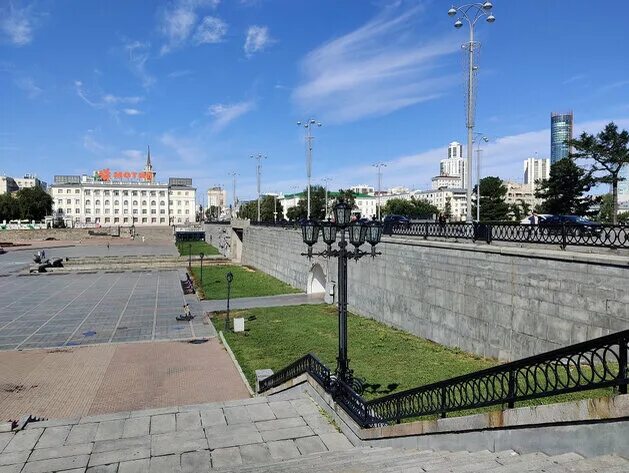 Плотинка свердловская область екатеринбург проспект ленина фото Екатеринбургскую Плотинку на полгода закроют на реконструкцию Работы по. Деловой
