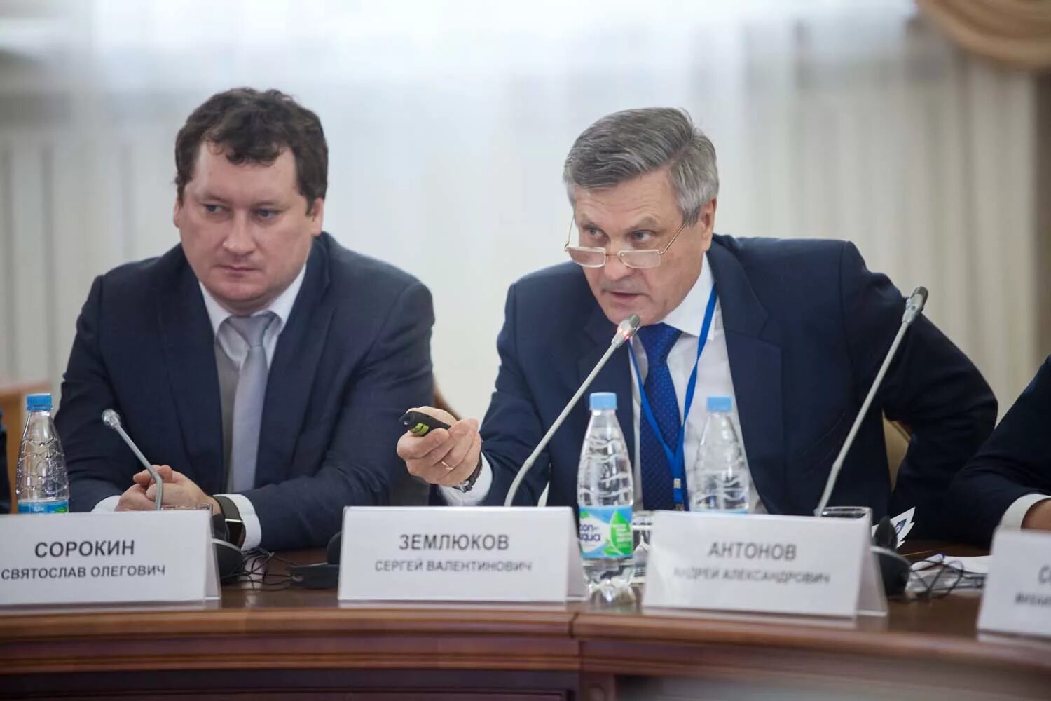 Плотников антон олегович минэкономразвития фото Ректор АлтГУ С.В. Землюков принял участие в обсуждении проекта "Вузы как центры 