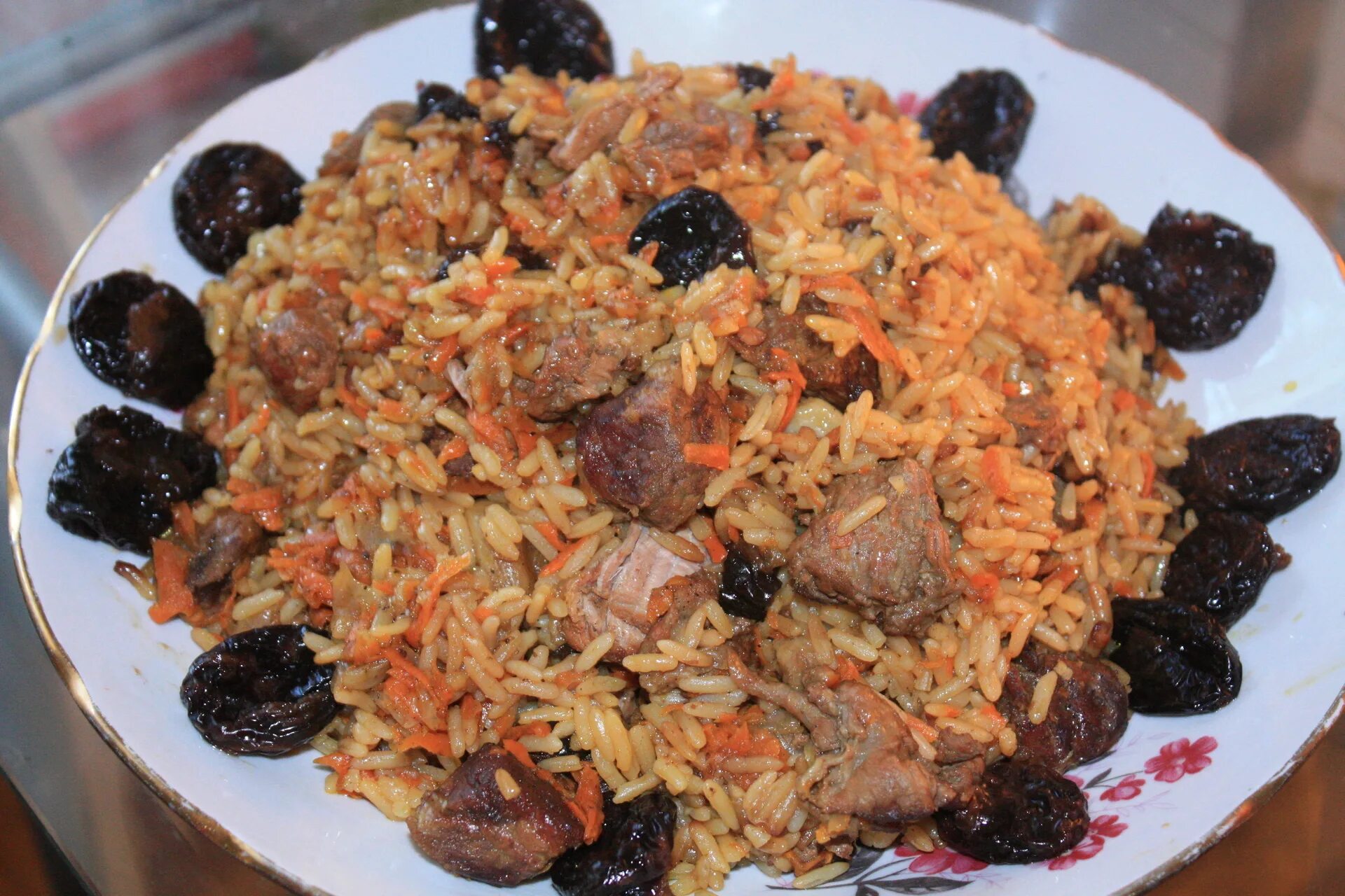 Плов без мяса фото Плов с телятиной и черносливом - пошаговый рецепт с фото (7526 просмотров)