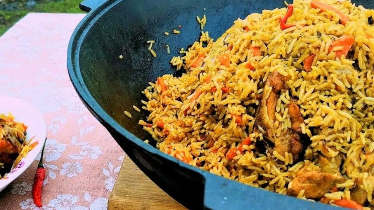 Плов из свинины в казане фото Плов с курицей и свининой - YouTube