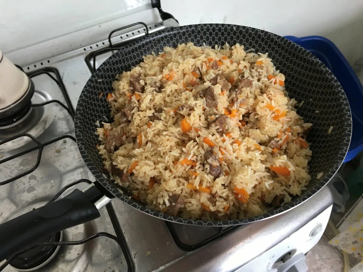 Плов на плите рецепт с фото Плов в вок сковороде без крышки? Как два пальца об асфальт! Солянка Дзен