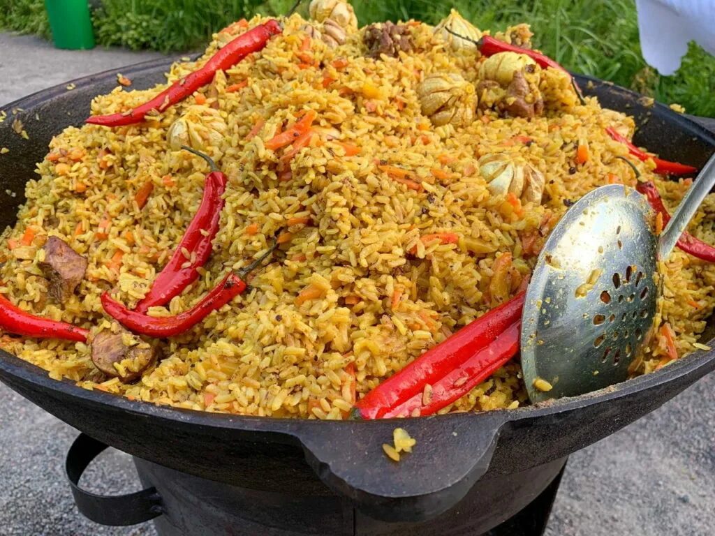 Плов праздничный фото Плов праздничный 500 гр. (Сытная порция) - Доставка плова