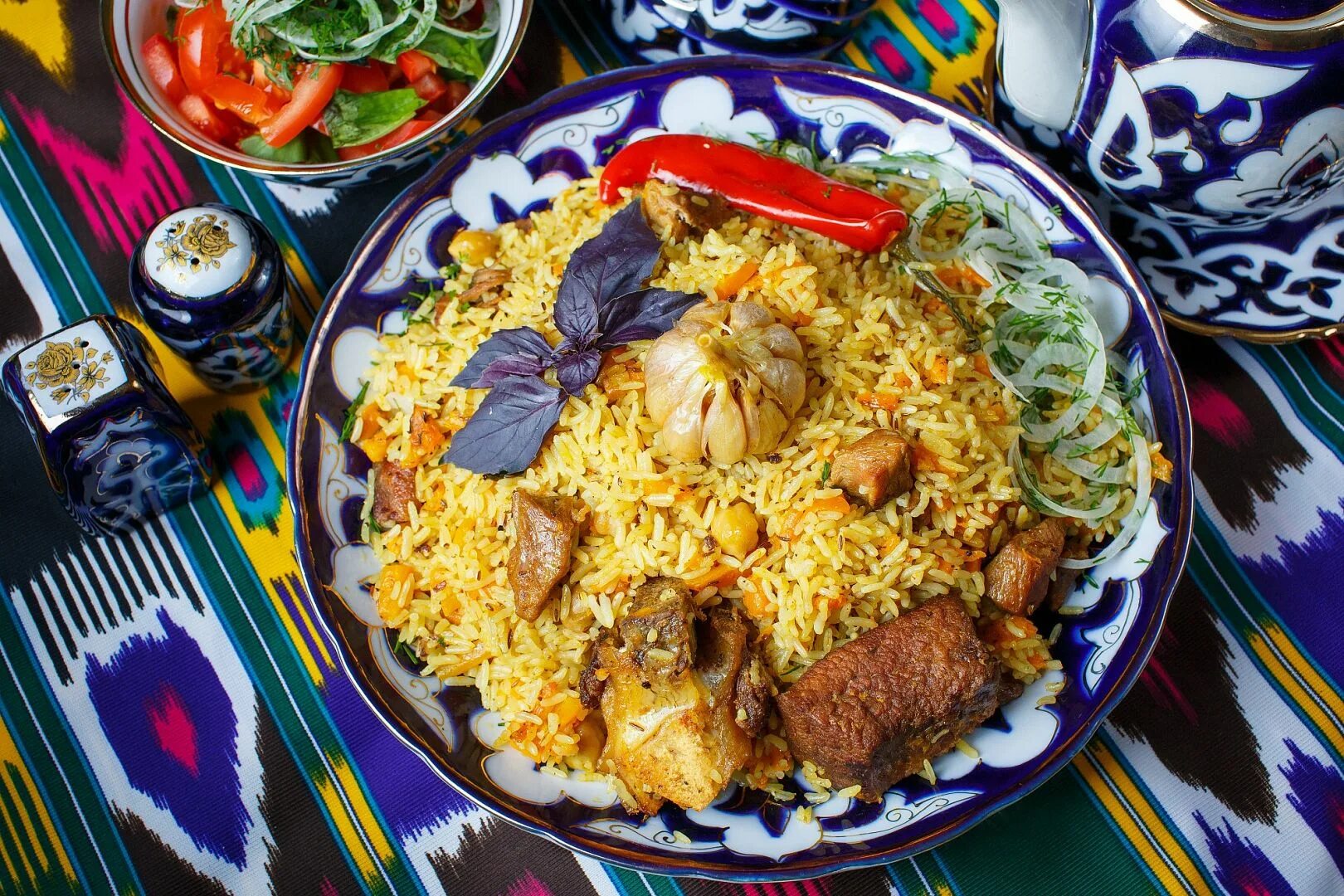 Плов праздничный фото 1 кг плова за 1000 руб. в ресторане Aladdin. Скидки в ресторанах Москвы июнь
