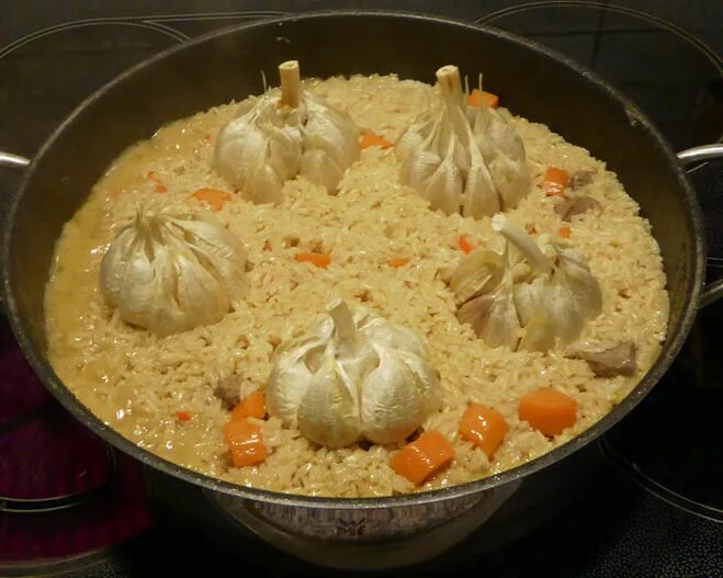 Плов с чесноком рецепт с фото Из чего лучше готовить плов?