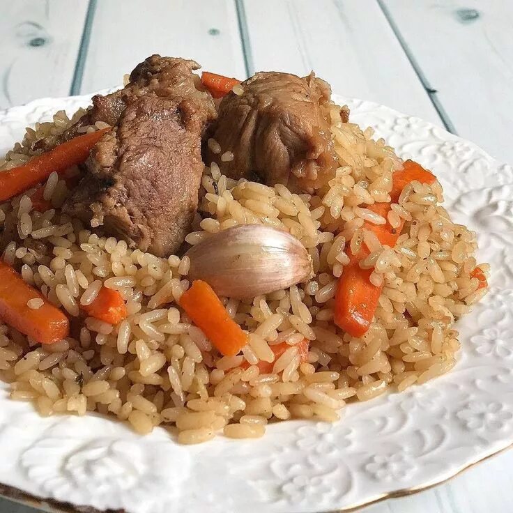 Плов с говядиной пошагово с фото Плов с мясом Кбжу на 100 г:188.57*10.78*5.85*23.64 500 г говядины 3 морковки 1 л