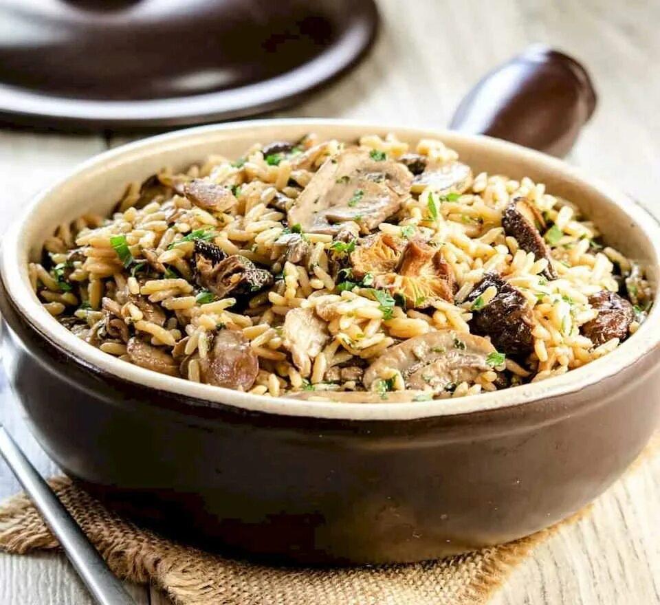 Плов с грибами фото Плов с грибами шампиньонами на сковороде