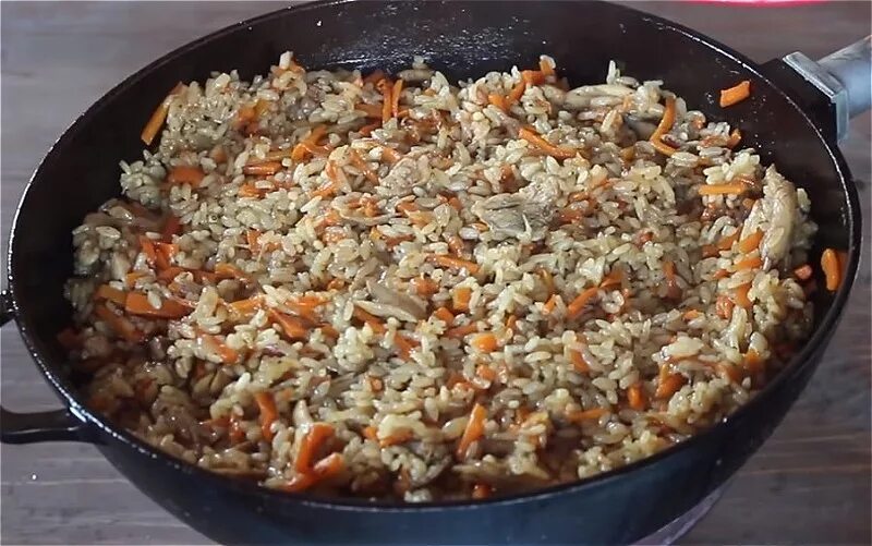 Плов с курицей на сковороде фото Плов с курицей на сковороде: пошаговый рецепт