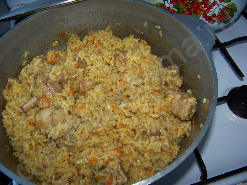 Плов с курицей на сковороде фото Плов из куриных окорочков - Блюда из птицы