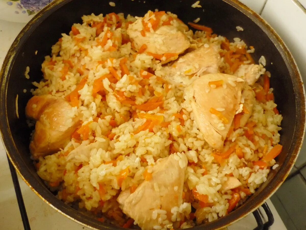 Плов с курицей на сковороде фото Плов из курицы на плите фото - Coffeebull.ru