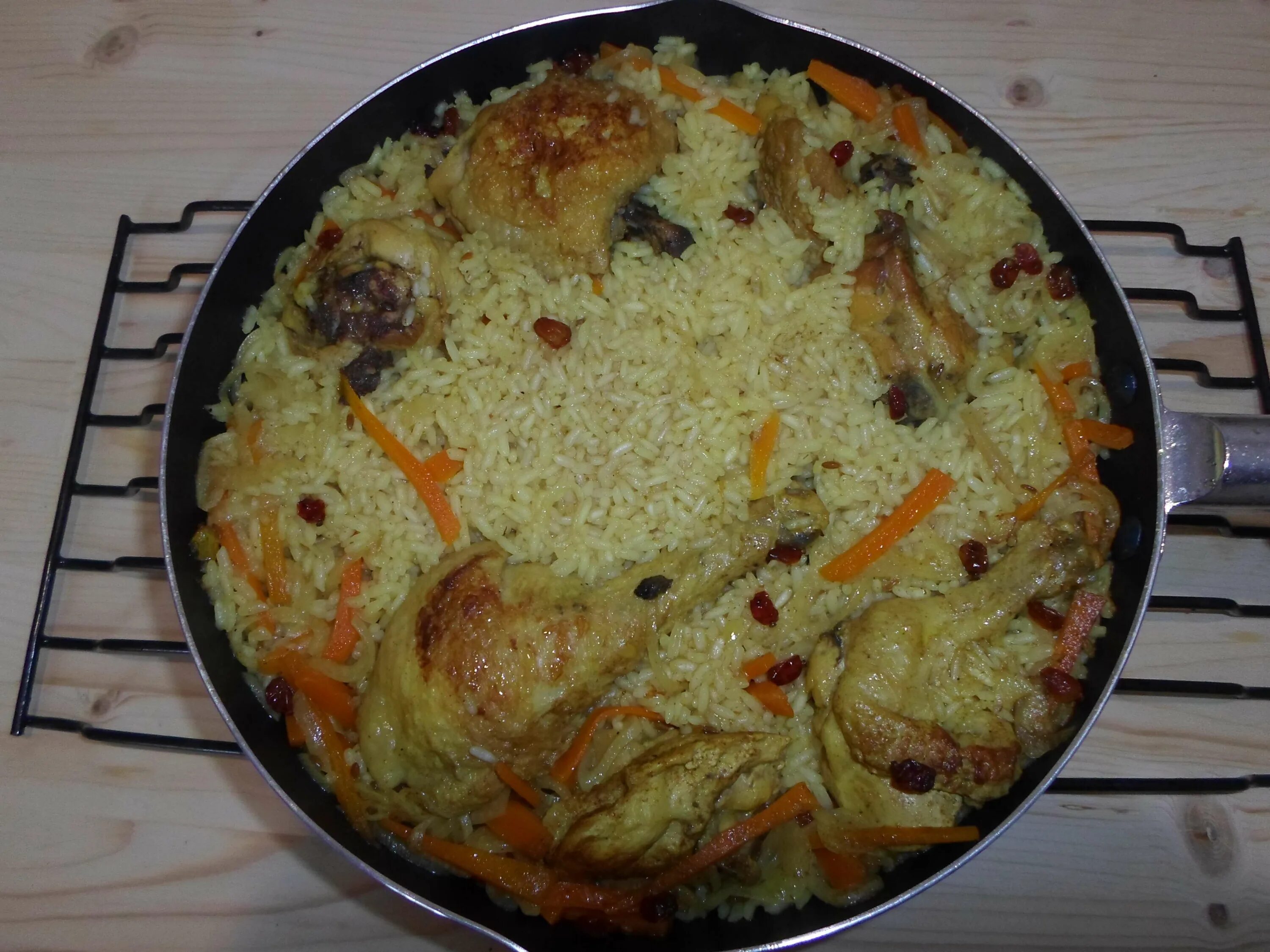 Плов с курицей на сковороде фото Плов с курицей в кастрюле пошаговый