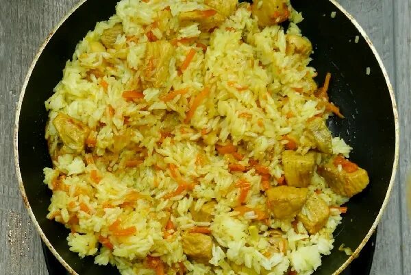 Плов с курицей на сковороде фото Плов с курицей на сковороде: рецепт приготовления