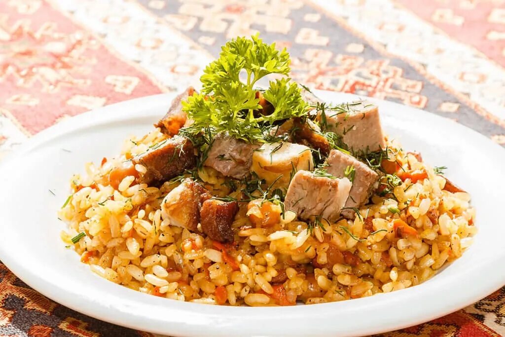 Плов со свининой фото Как готовить вкусный плов из свинины: по узбекски и на костре, пошаговый рецепт