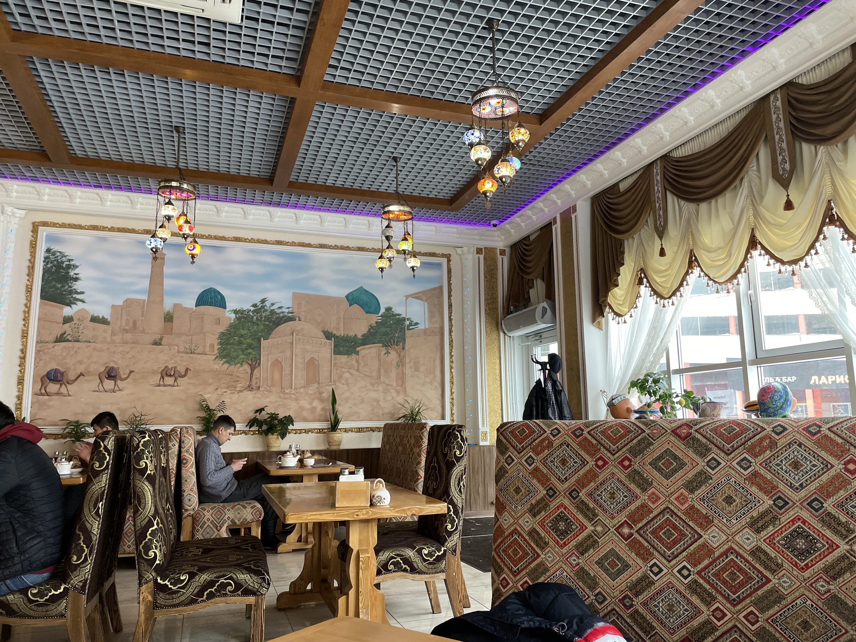 Плов центр 1 й микрорайон 158 фото Photo: Plov-Centre, cafe, Moskovskiy, 1-y mikrorayon, 158 - Yandex Maps