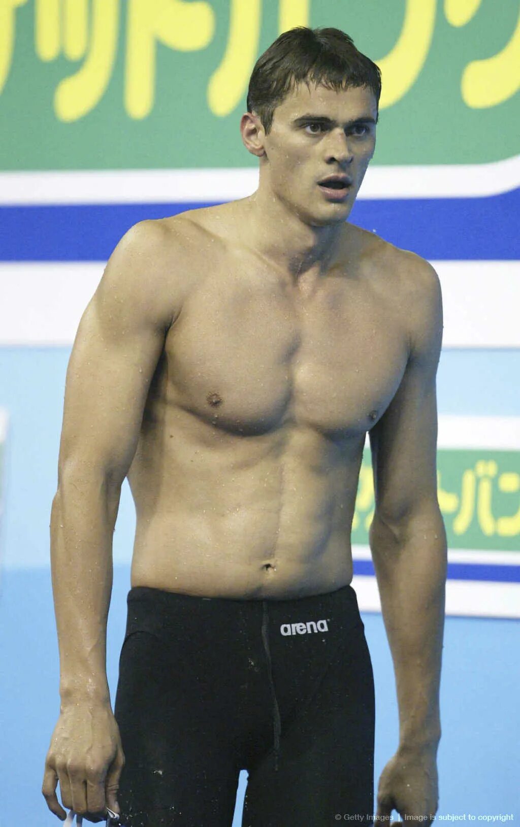 Пловец попов фото Alexander Popov of Russia shows off his toned body as he gets out the pool - фот