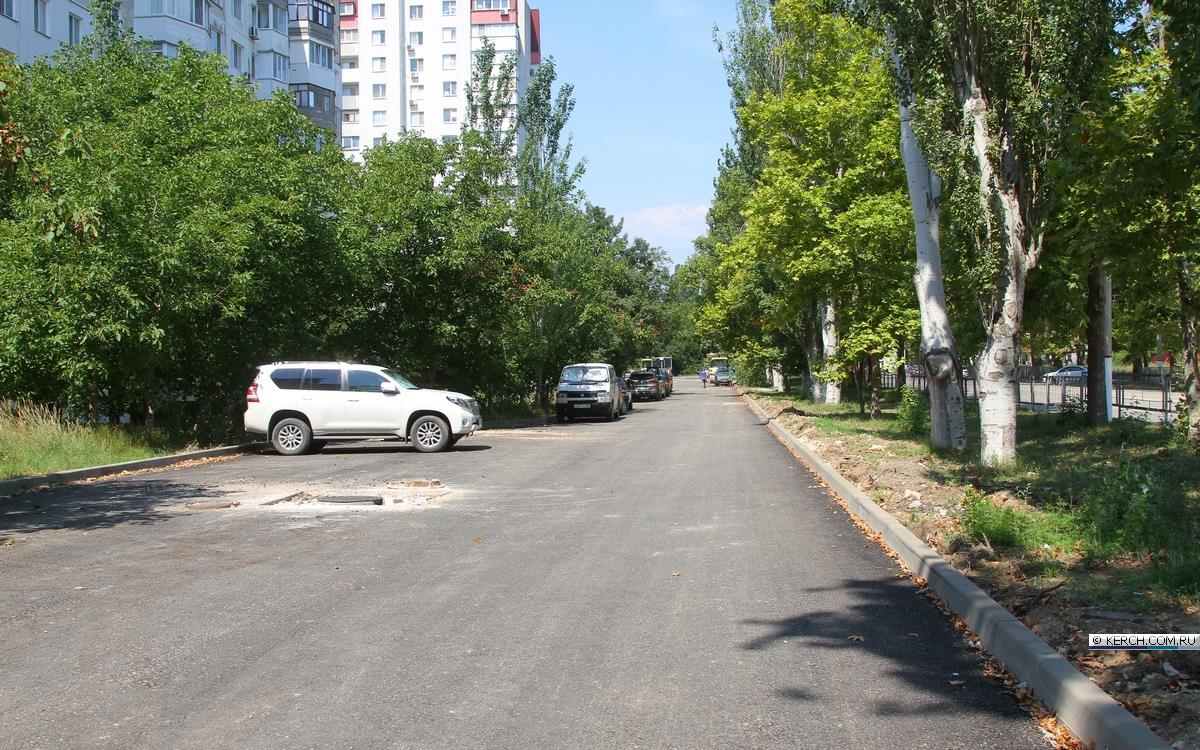 Плутон ул генерала петрова 4 фото На дублере улицы Генерала Петрова устанавливают люки (фото) 25.07.2022 Керчь - Б