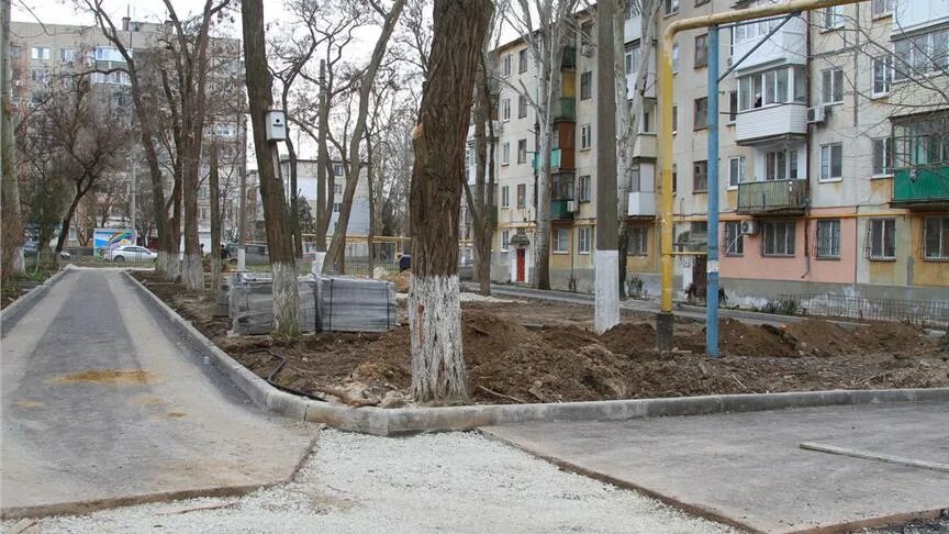 Плутон ул генерала петрова 4 керчь фото Реконструкция дворов по ул. Генерала Петрова 70, 74, 72, 78