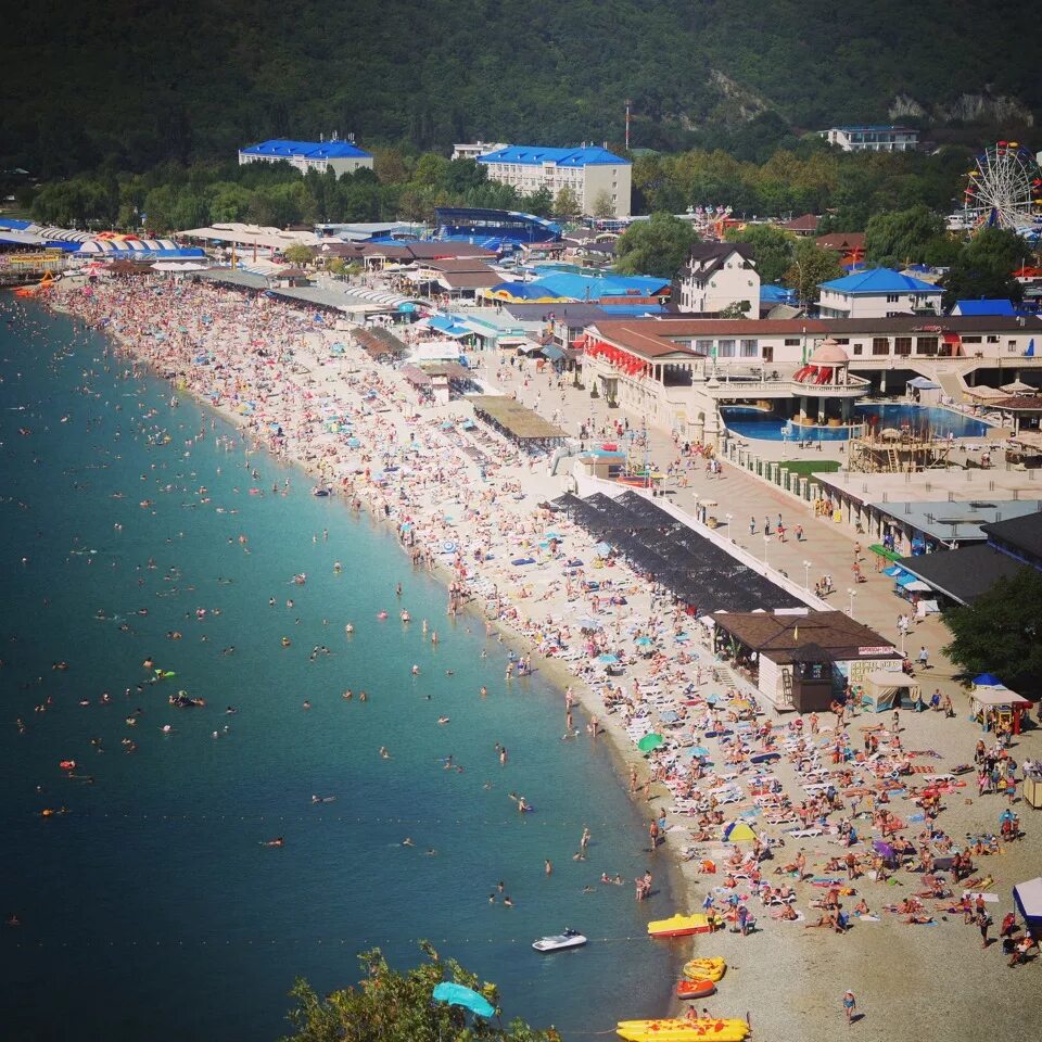 Пляж архипо осиповка фото 2024 набережная Чёрное море. Архипо-Осиповка. Гора Ёжик. - Hyundai Santa Fe (1G), 2,4 л, 2004 го