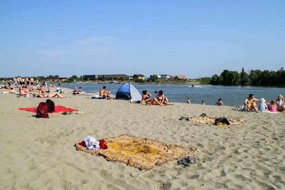Пляж барнаул фото Что делают городские службы Барнаула в период аномальной жары - Толк 13.07.2023