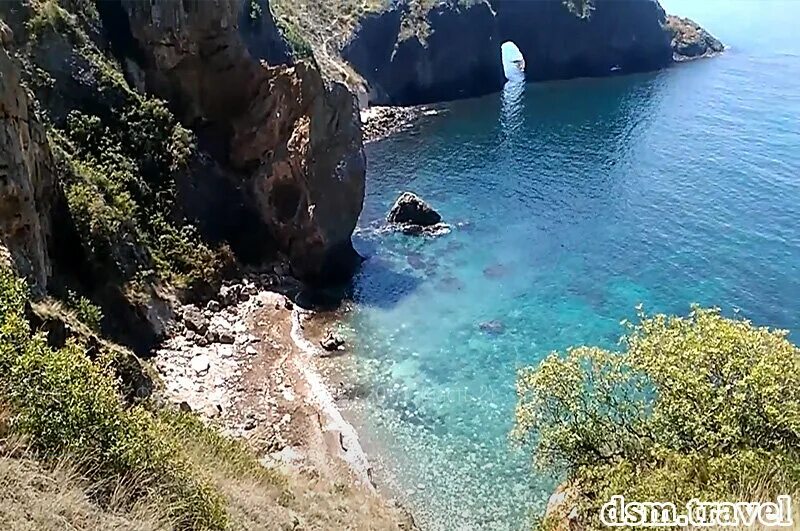 Пляж базы отдыха каравелла севастополь фото Фиолент - драгоценность Крыма, бережно охраняемая неприступными скалами. Пляж Ка