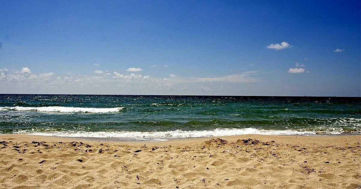 Пляж черного моря фото В Анапе из-за сильного донного течения запретили купаться в море на всех пляжах 