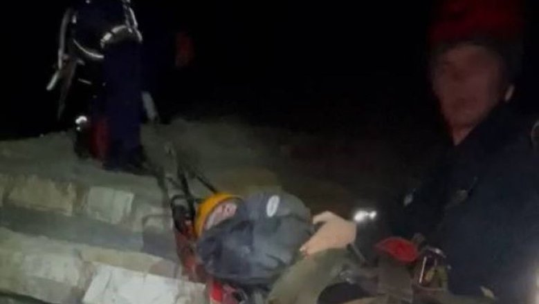 Пляж девушки дикий фото Спасатели эвакуировали девушку с дикого пляжа под Геленджиком - Новости Mail