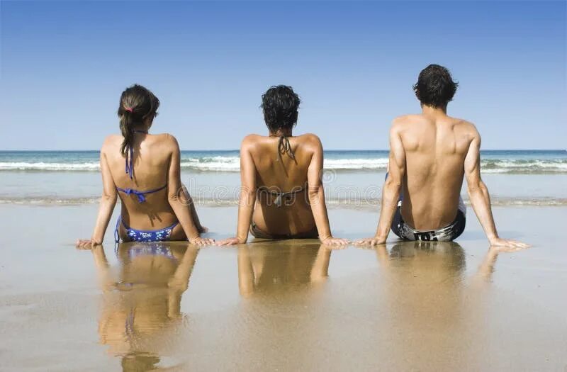Пляж друзья фото Friends on the beach stock photo. Image of body, group - 3795282