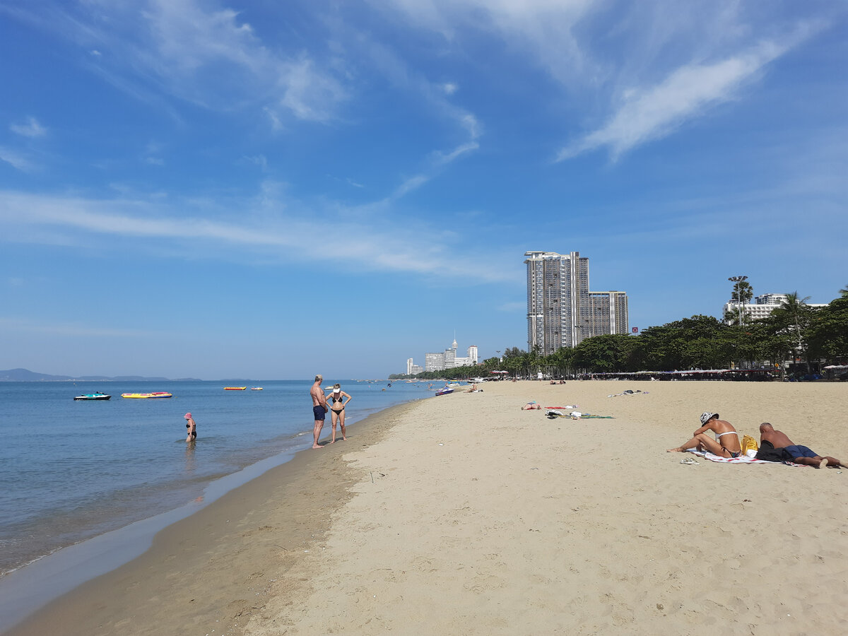 Пляж джомтьен фото Какое все-таки море в Паттайе? Можно ли в нем плавать в 2023 году Пенсионерам не