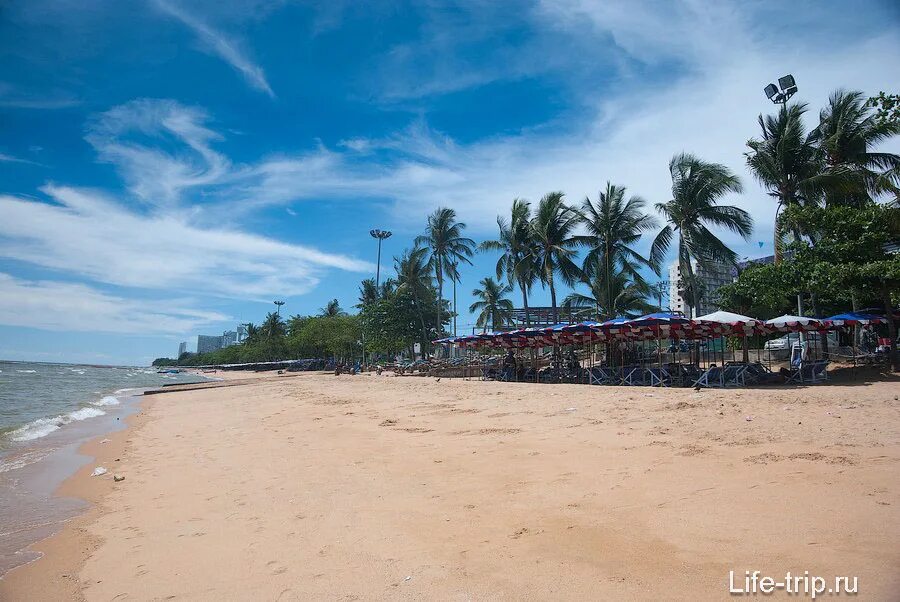 Пляж джомтьен фото Пляж Джомтьен (Jomtien Beach) - длинный и популярный