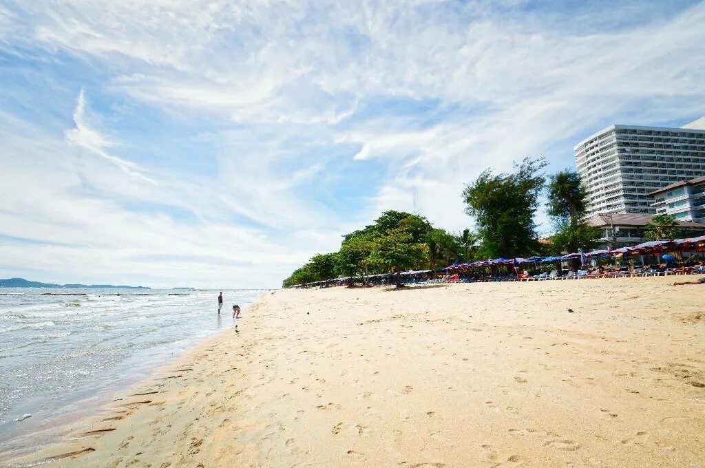 Пляж джомтьен паттайя фото Jomtien Beach Pool House, Pattaya 2024 Updated Prices, Deals