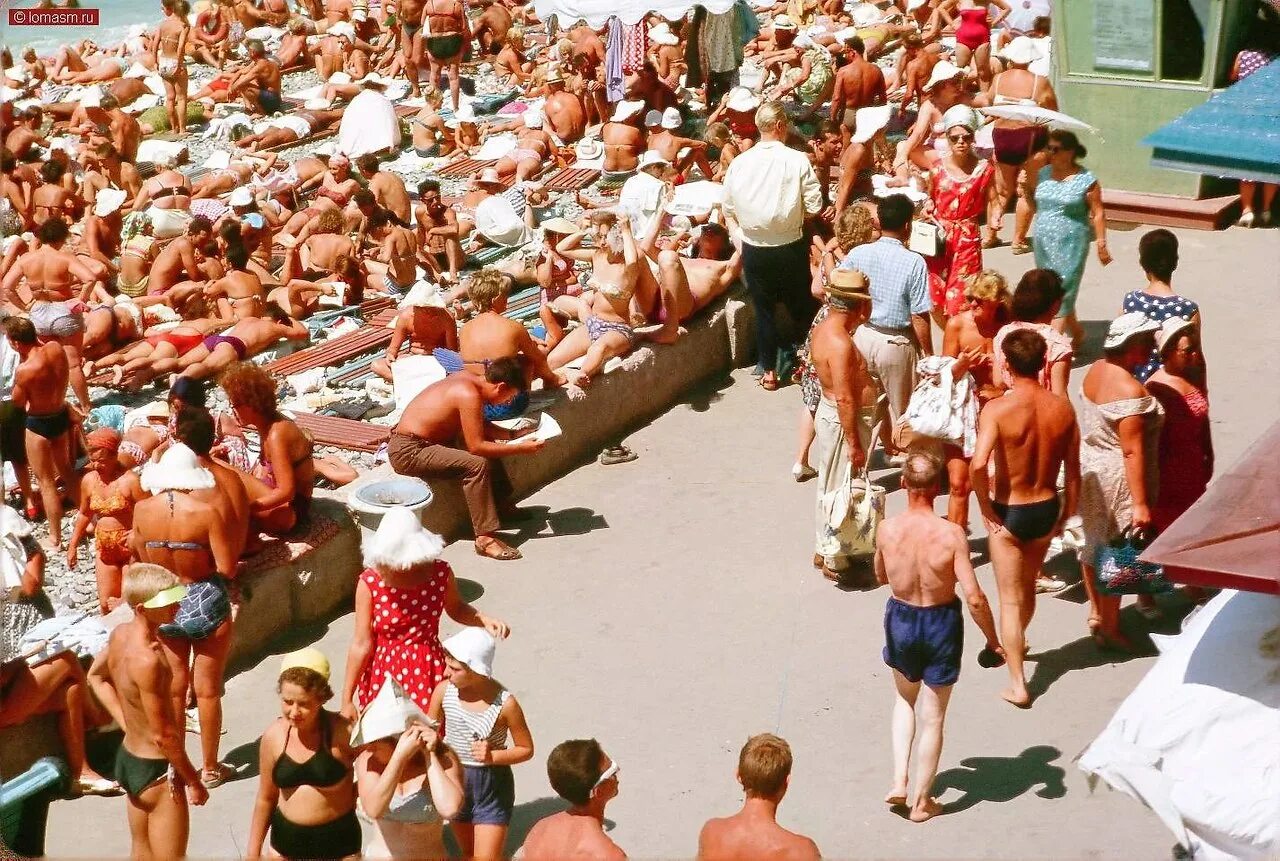Пляж фото 1970 Пляжный отдых в СССР 70-80е годы. Курорты Черноморского ... Назад в СССР Фотостр