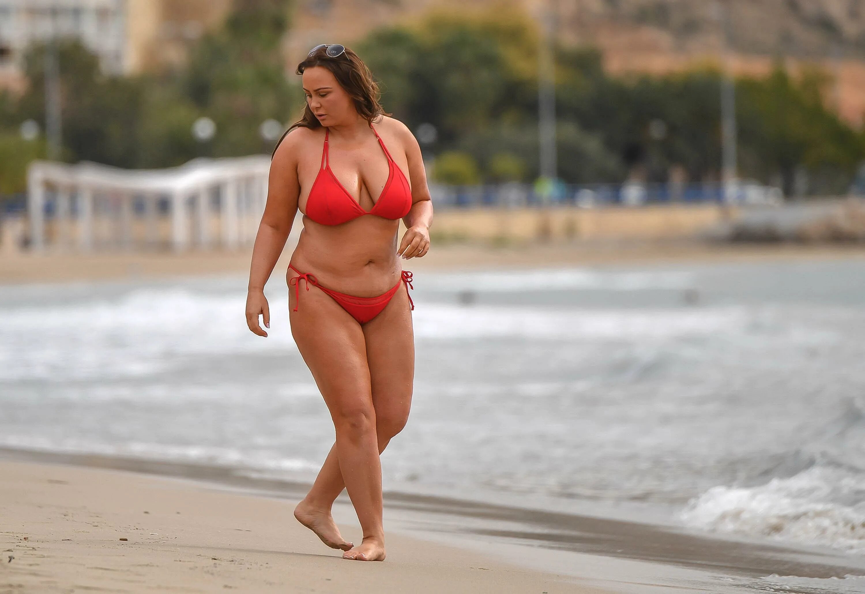 Пляж фото женщин большие Chanelle Hayes shows off her slimmed down figure after dropping two dress sizes 