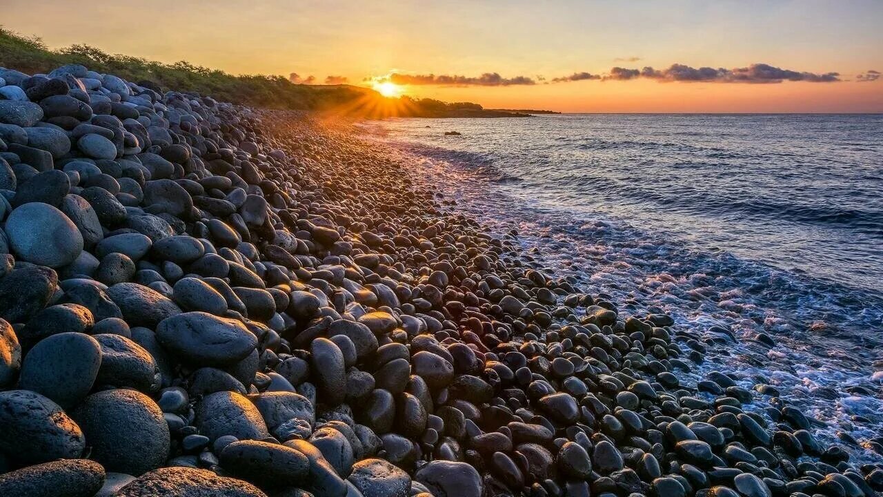 Пляж галька фото Картина на холсте 60x110 LinxOne "Закат пляж камни море пейзаж" интерьерная для 