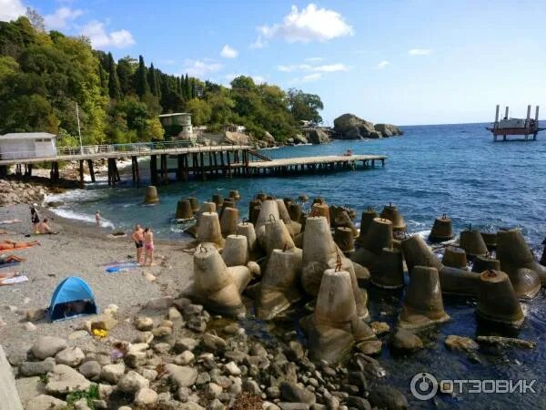 Пляж горное солнце алупка фото Отзыв о Санаторий "Горное солнце" (Крым, Алупка) Крошечный пляж санатория "Горно