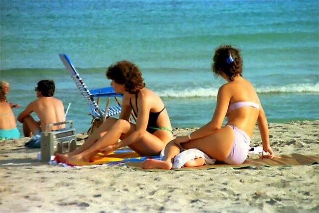 Пляж истории фото Eighties Beach Scenes - Pictures Of Teenagers On The Beaches Of Florida In The E
