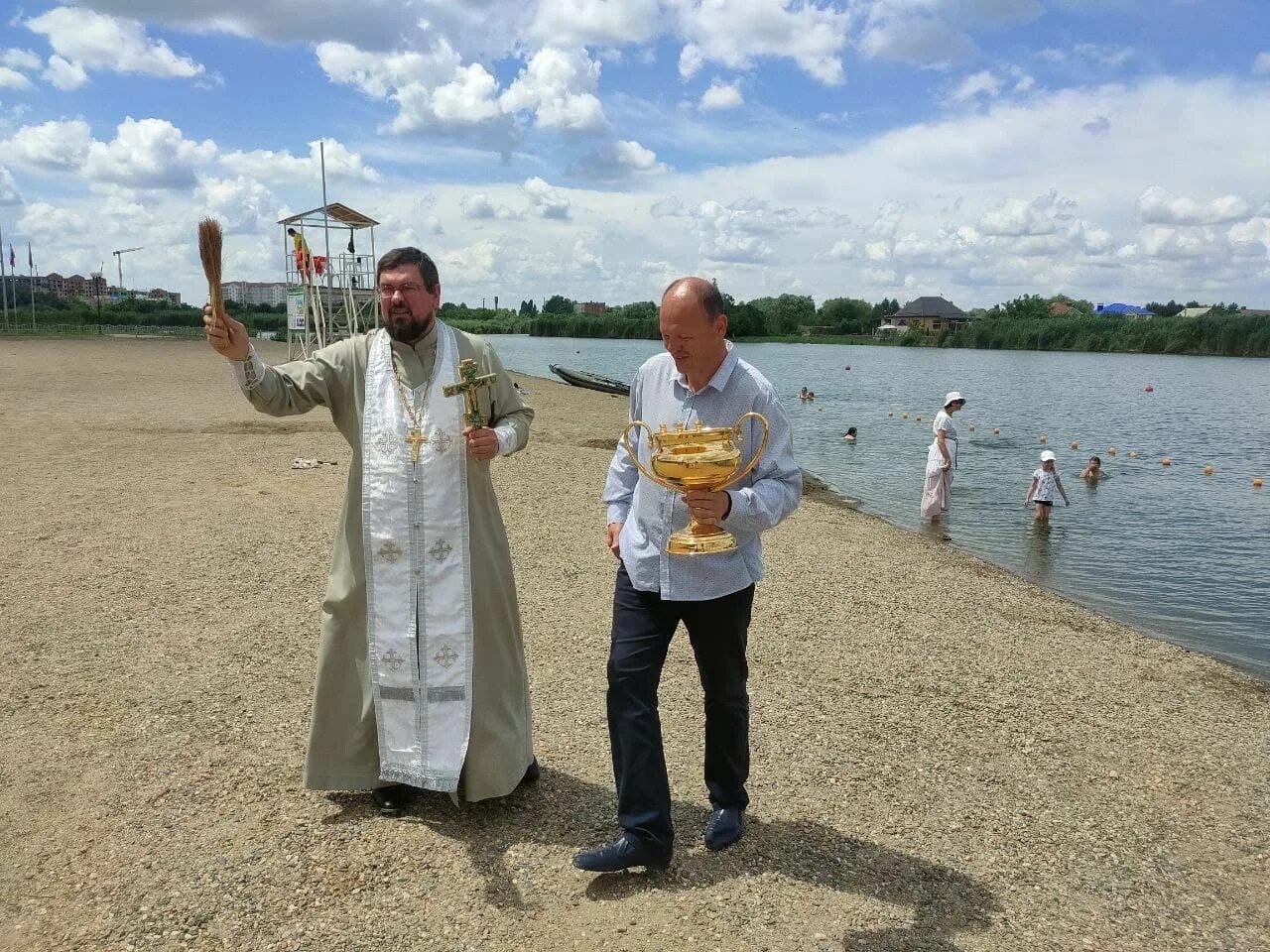 Пляж комсомольский динская фото краснодарский В Динской заработал пляж, который освятил местный батюшка