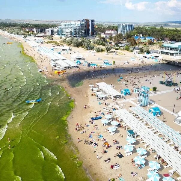 Пляж краснодарский край анапа фото It is like that in Anapa. Which do you like better: green sea, brown river or ci