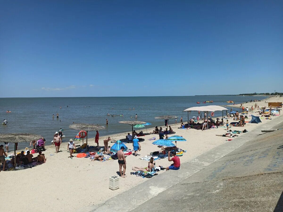Пляж краснодарский край приморско ахтарск фото Приехала на Азовское море после карантина: пляжный сезон в разгаре Заметки под с