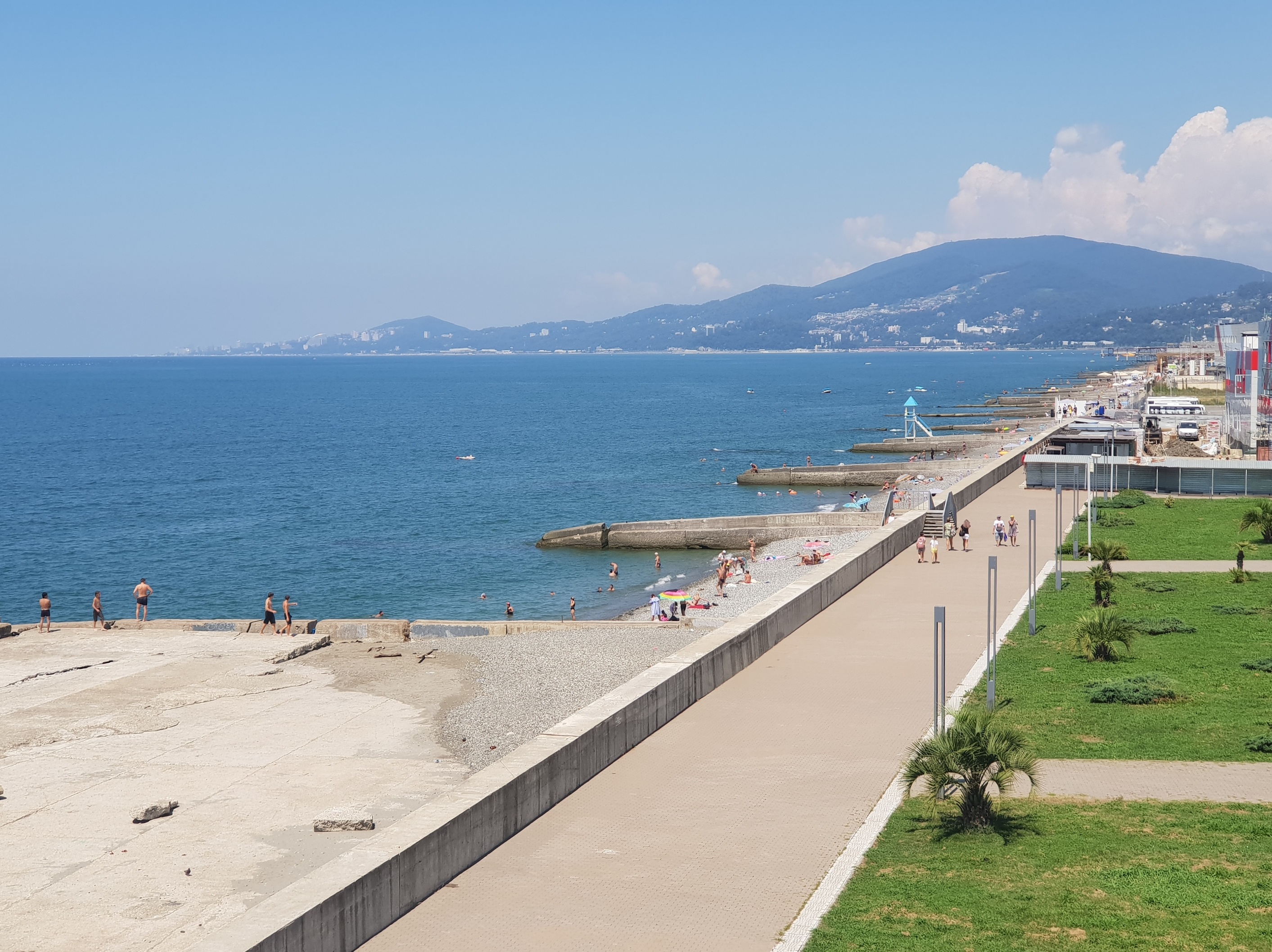 Пляж краснодарский край сочи фото Panorama: Красивые камни, каменный пляж, beach, Krasnodar Territory, Sochi, Adle