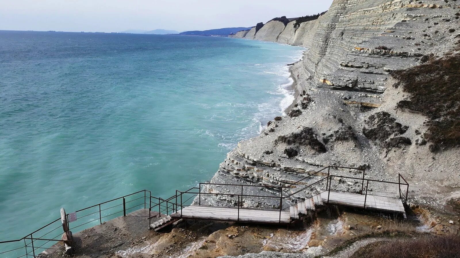 Пляж круча геленджик фото Кубанские казаки спасли погибавшую девочку Всероссийское казачье общество