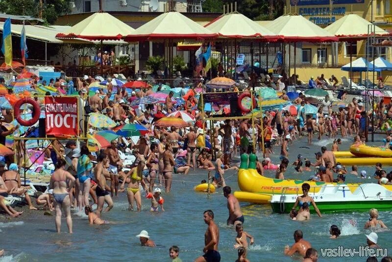 Пляж ласковый берег республика крым алушта фото Ласковый берег" - городской пляж Алушты: фото, отзывы, GPS