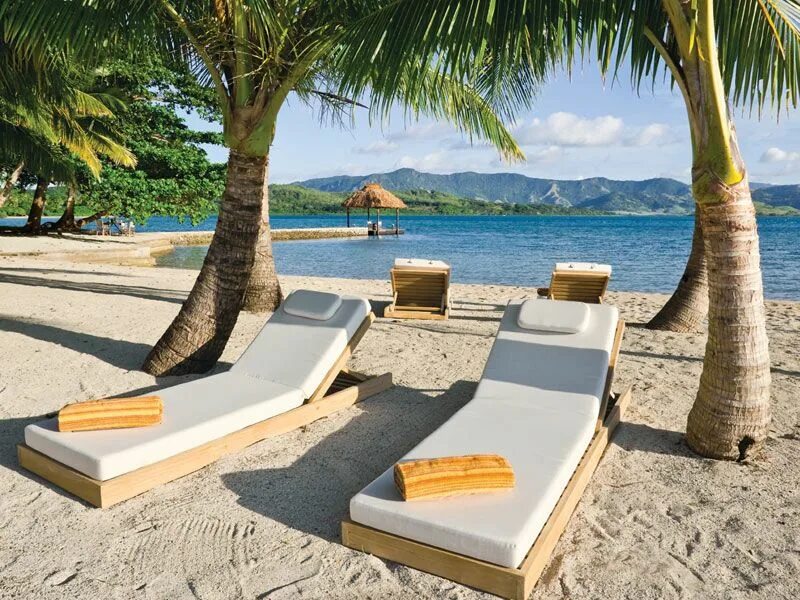 Пляж лежак фото Can you see yourself soaking up the sun on this beautiful beach ? Dolphin Island