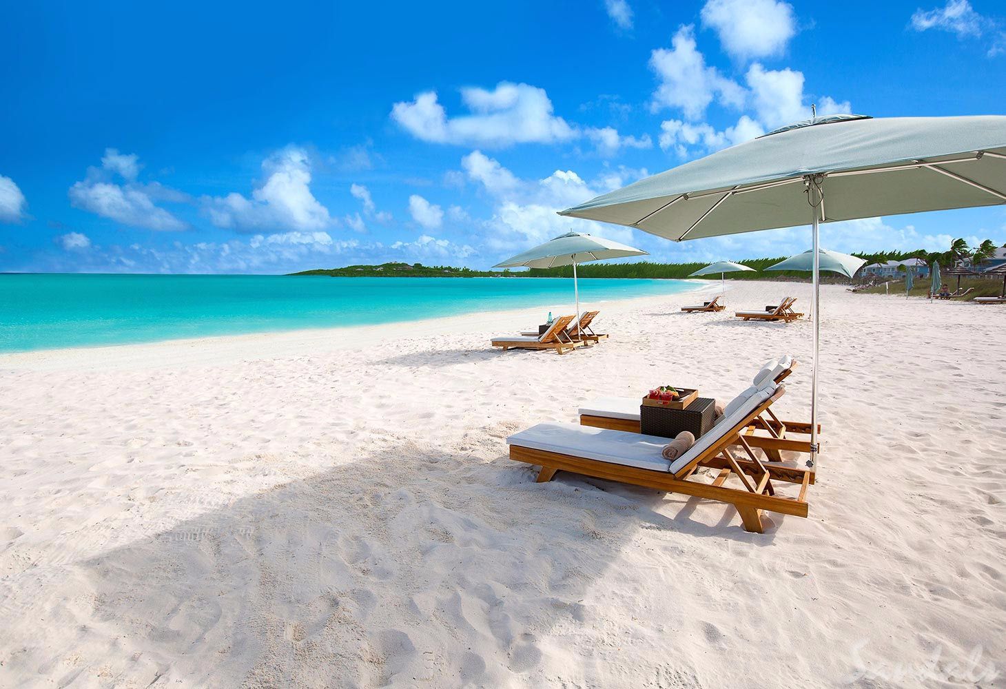 Пляж лежак фото Stunning beach for your honeymoon Luxury beach resorts, Caribbean resort, Resort