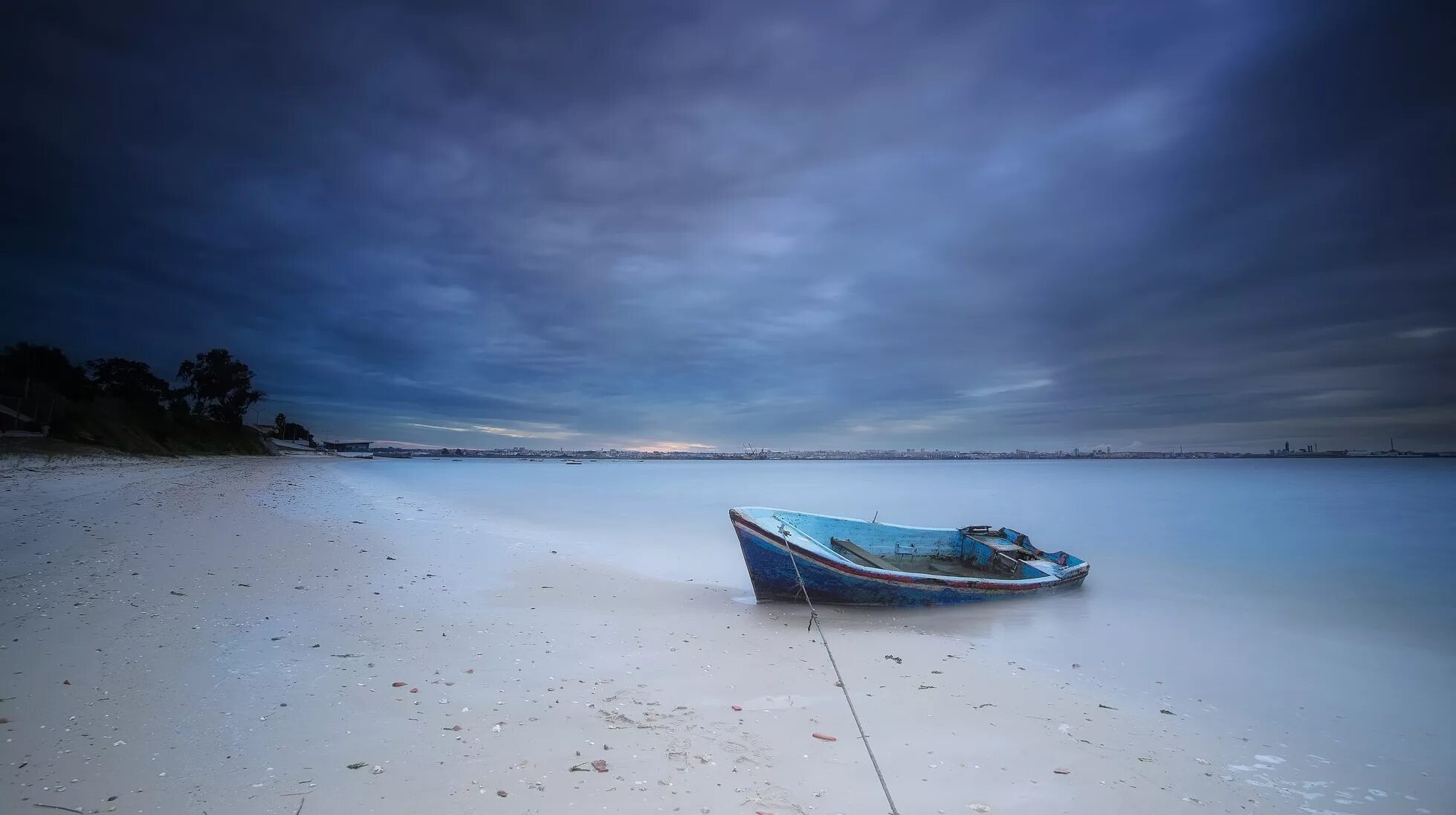 Пляж лодка фото Wallpaper : blue, sky, boat, water, nature 1959x1096 - WallpaperManiac - 1171279