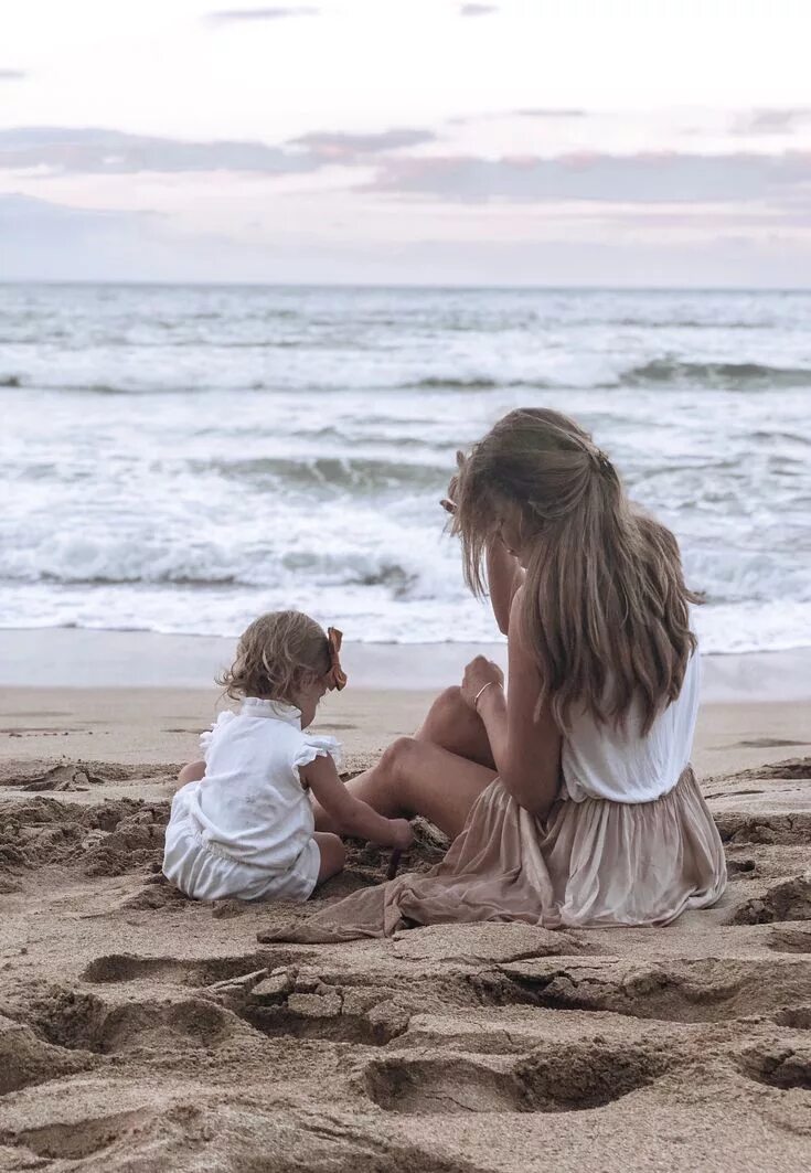 Пляж мама фото Mother daughter beach photography Toddler beach photos, Beach pictures, Beach ph